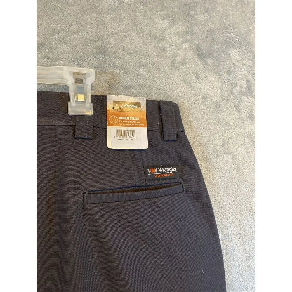 NWT Wrangler Men's Workwear Cargo Utility Pants Sz 42x32‎ Dark Gray All Purpose